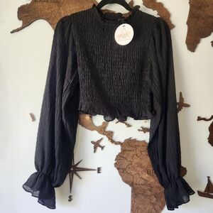 NWT HYVE Black Long Sleeve Cropped Top